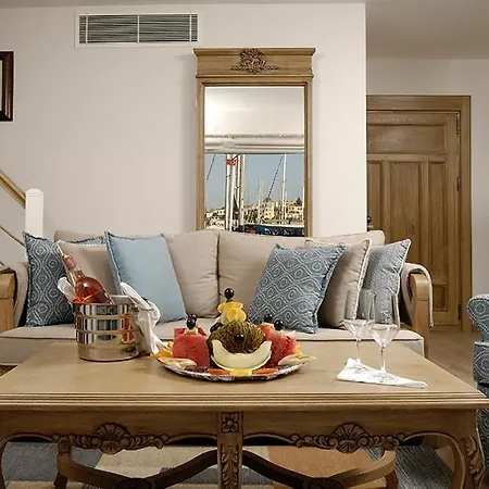 Marina Hostel Çeşme
