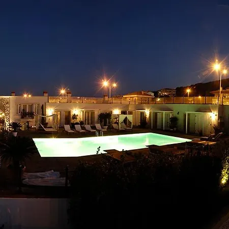 Marina Albergue Çeşme