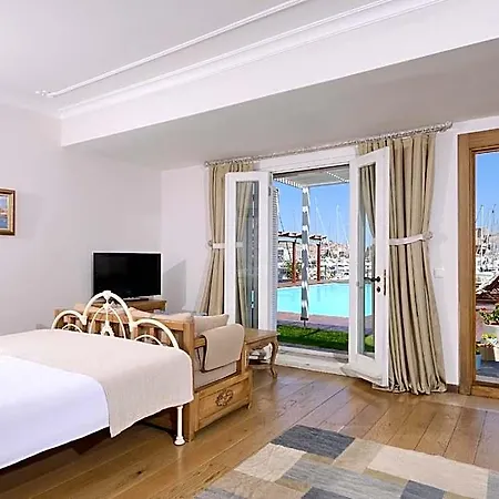 Marina ホステル Çeşme