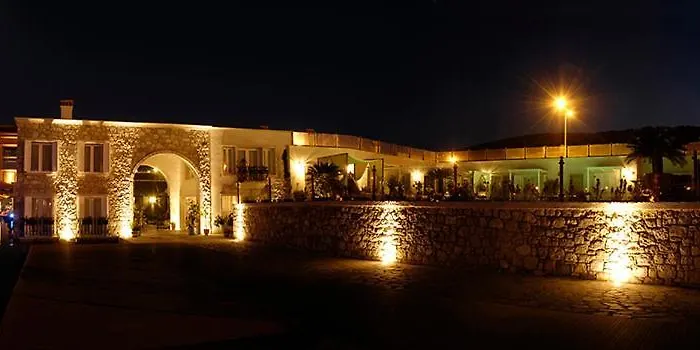 切什梅滨海旅馆 *